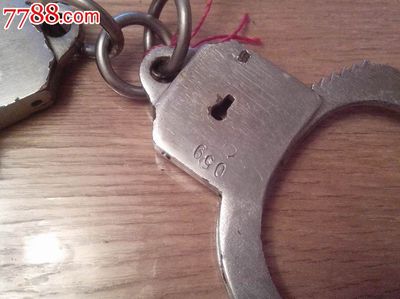 岁月之钥 一枚带编号六十年代老锁具的收藏故事