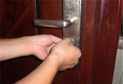 开锁服务 开锁后是否需要换锁？